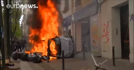 TUČNJAVA S POLICIJOM Prosvjedi u Parizu pretvorili se u nerede, pogledajte snimke
