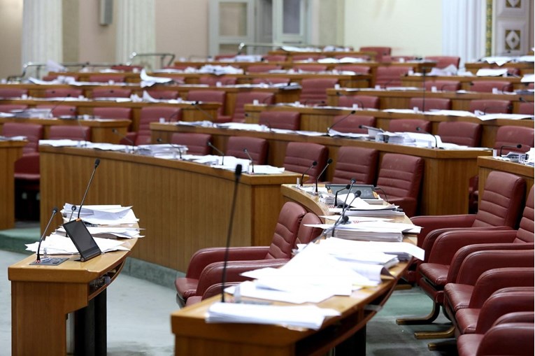 Sabor počinje jesensko zasjedanje, premijer u aktualnom prijepodnevu odgovara na pitanja