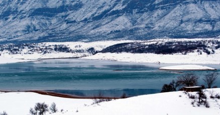 Pogledajte Peručko jezero: Nakon pedeset godina uhvatila ga ledena kora