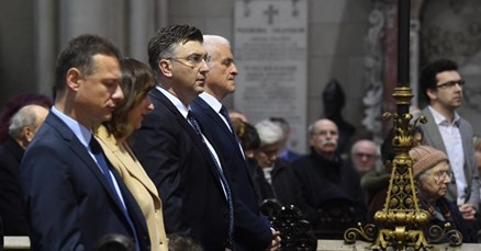 ANKETA Trebamo li prestati plaćati milijarde Crkvi?