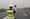 Policajac kod Karlobaga pomogao gladnom i žednom vozaču