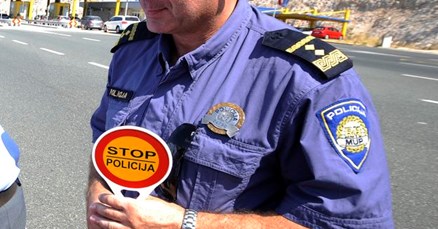 Donja Voća: 16-godišnjak izgubio nadzor nad vozilom i sudario se s drugim automobilom, ozlijeđene tri osobe