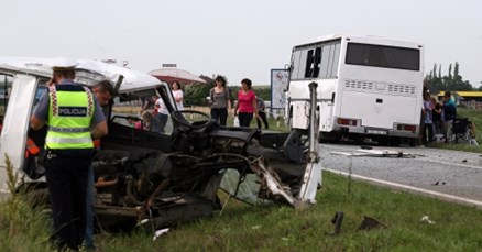 Sedmero ozlijeđenih u sudaru kombija i autobusa punog osoba s invaliditetom kod Vinkovaca