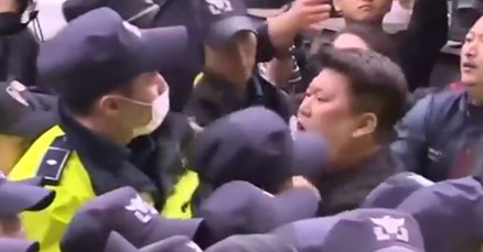 Dok Hrvati roštiljaju, u svijetu se danas prosvjeduje. Pogledajte snimke