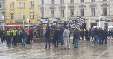 "Nećemo nuklearni otpad u dvorištu": Prosvjed protiv odlagališta na Trgovskoj gori