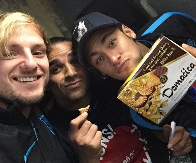 Sjajna reklama za omiljene hrvatske kekse: Raketa počastio svlačionicu Barce, Neymar oduševljen