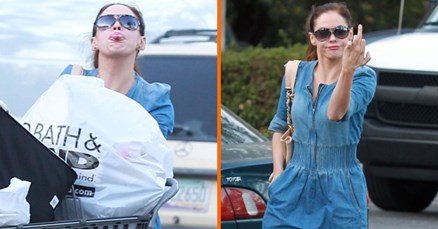 Rose McGowan ne podnosi paparazze: Pokazala im jezik i srednji prst