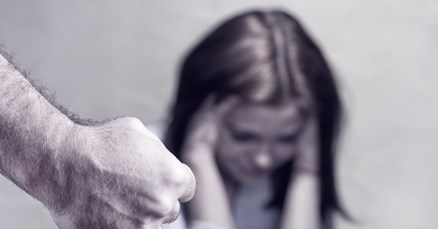 Muškarac u Srbiji danima tukao i silovao 16-godišnju kćer
