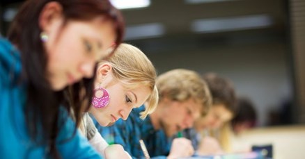 Čak 40 tisuća francuskih srednjoškolaca potpisalo peticiju protiv preteške matematike na maturi