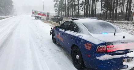 Oluja pogodila Ameriku, na Floridi snijeg, a sjeveroistoku zemlje prijeti "meteorološka bomba"
