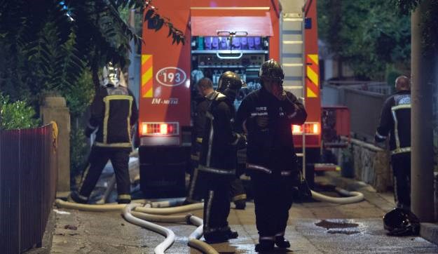 Izbio požar u kući u Požegi, vatrogasci spasili nepokretnog muškarca i njegovu majku