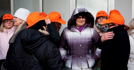 Smanjenje plaća, gubitak jubilarnih nagrada i božićnica: Sindikati HZMO-a Vladi poručili - "Dosta je!"