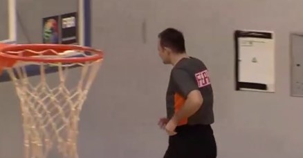 NEVIĐEN CIRKUS U OSIJEKU Suci prekinuli utakmicu zbog uvreda s tribina i otišli u svlačionicu