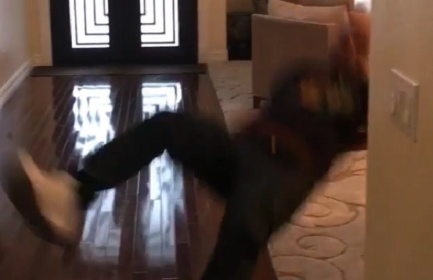 Pogledajte kako Mike Tyson završio na podu