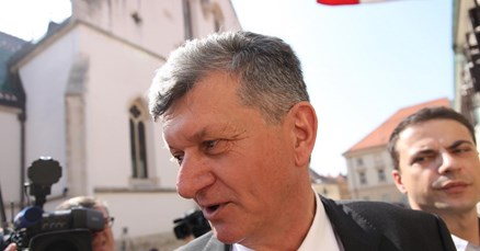 Kujundžić upozorava na "stanja koja štete državi i naciji"