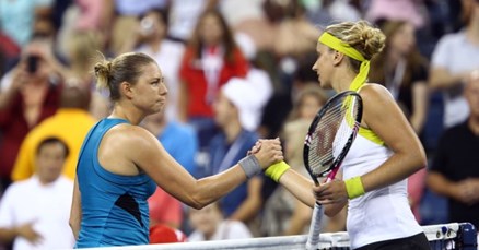 Simon zaustavio Del Potrov pobjednički niz, Zvonarjeva izbacila Lisicki