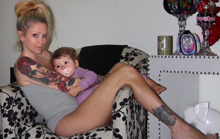 Jenna Jameson proslavila 18 mjeseci uspješnog dojenja kćeri Batel Lu