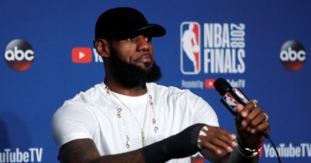 "Finale sam igrao sa slomljenom rukom": LeBron šokirao otkrićem, a još više time kakav je učinak imao teško ranjen
