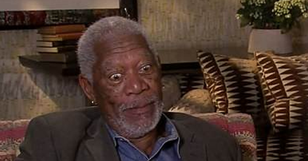 Procurile snimke na kojima se Morgan Freeman ljigavo upucava novinarki: "Voliš starije frajere?"