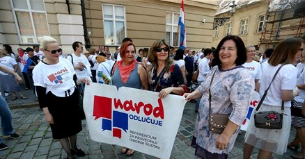 Narod odlučuje danas predaje potpise za referendum