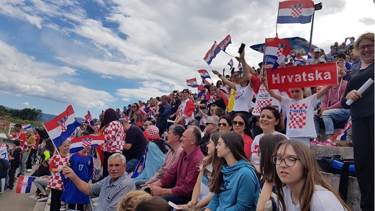 Krcati stadion u Omišu dočekao reprezentaciju, Perišić imao tremu