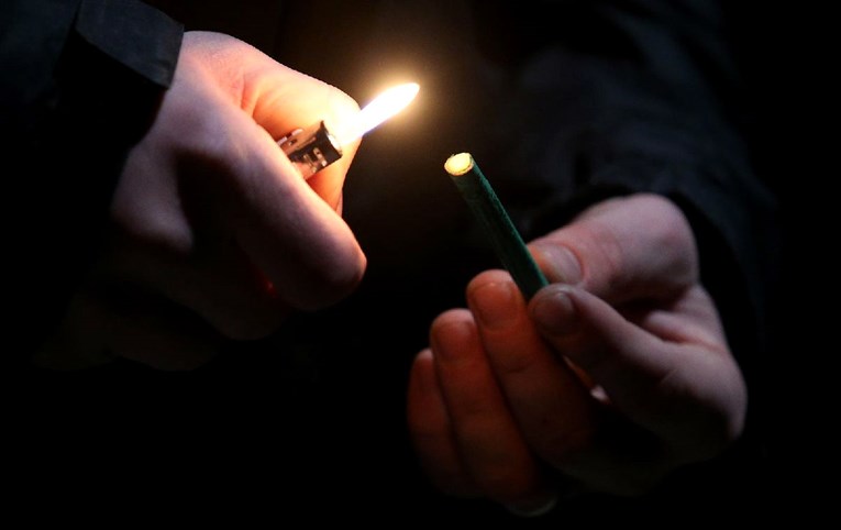 Dječak kod Novske aktivirao eksploziv i lakše ozlijedio šaku