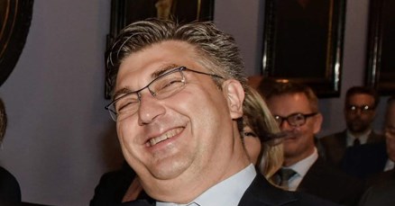 HDZ masovno uhljebljuje, u tri mjeseca zaposlili 700 ljudi