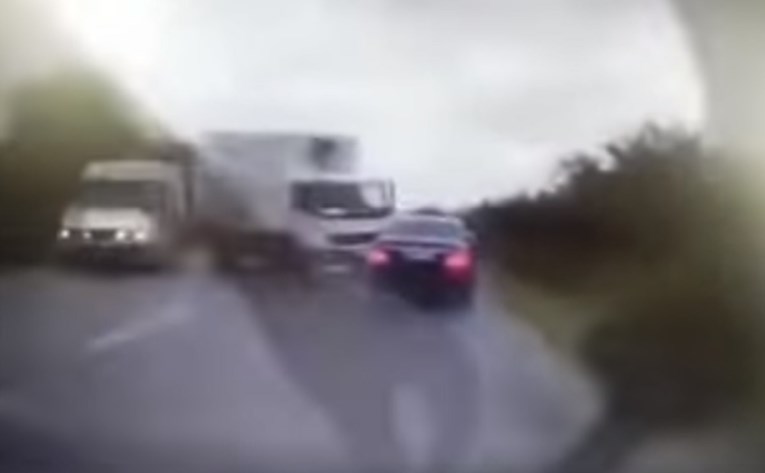 Predsjednik Moldavije zamalo poginuo u sudaru, pogledajte trenutak nesreće
