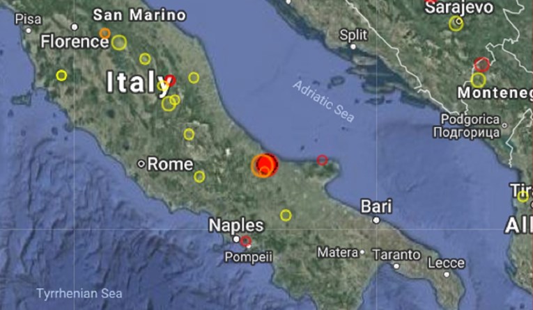 Jak potres pogodio središnju Italiju, ljudi u panici bježali na ceste