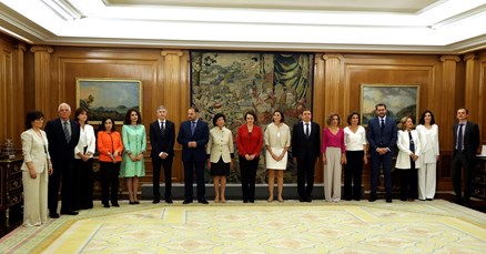 VIDEO Španjolska socijalistička vlada položila prisegu u ceremoniji bez vjerskih obilježja