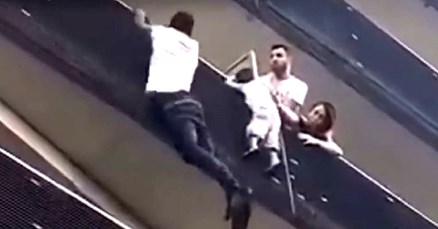 Obitelj spašenog dječaka iz Pariza: "Imigrant s Malija je istinski heroj, ovo je čudo"