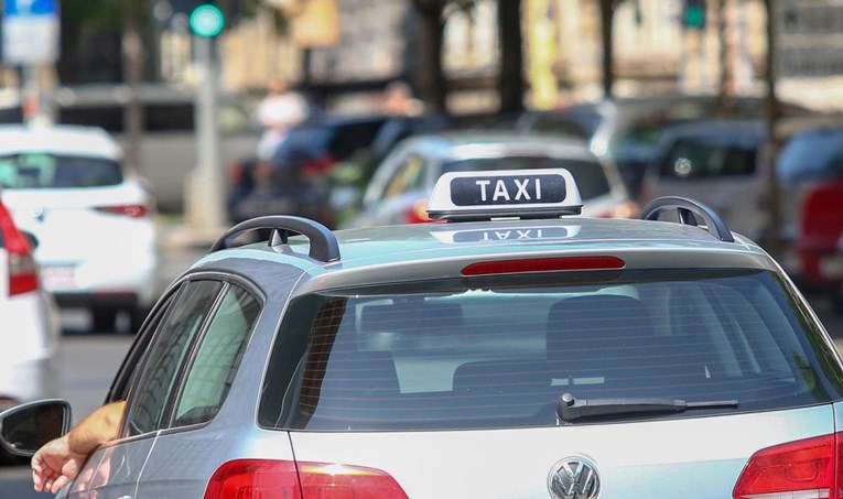 Uber je bio brz, jeftin i pouzdan. A onda se uplela država