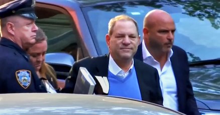 VIDEO Holivudski moćnik Weinstein predao se policiji, odgovarat će za silovanje i zlostavljanje