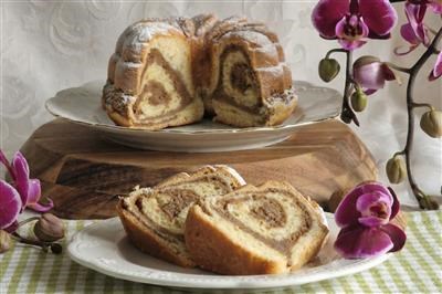 Orahnjača u kalupu za kuglof