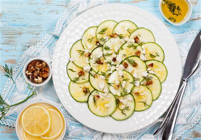 Carpaccio od tikvica s kaparima i parmezanom