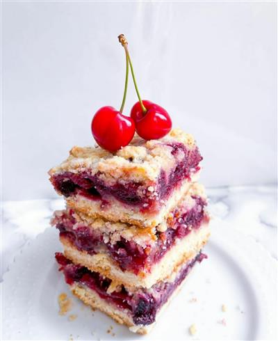 Bakina pita od višanja