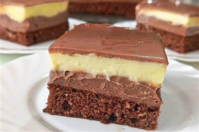 Čokoladni kolač s dvije kreme