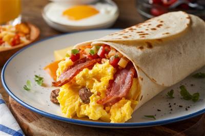 Burrito s jajima i slaninom