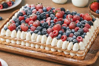 Mille-feuille s bobičastim voćem i krem sirom