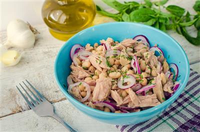 Salata s grahom i tunom 