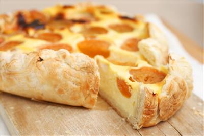 Lisnata puding-torta s marelicama
