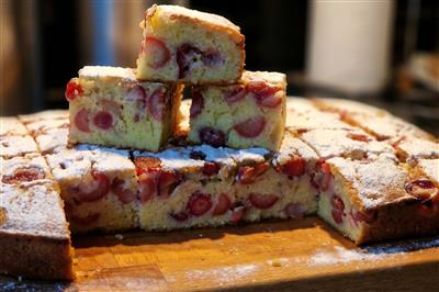 Bakin kolač od griza i jogurta 