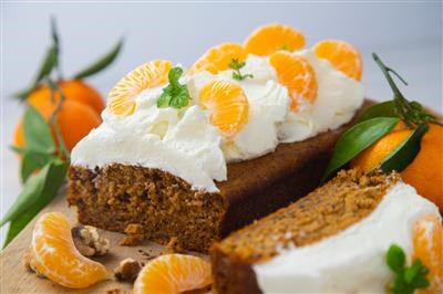 Sočni kruh s mandarinama i orasima