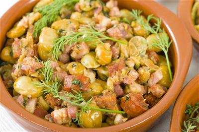 Habas con Chorizo