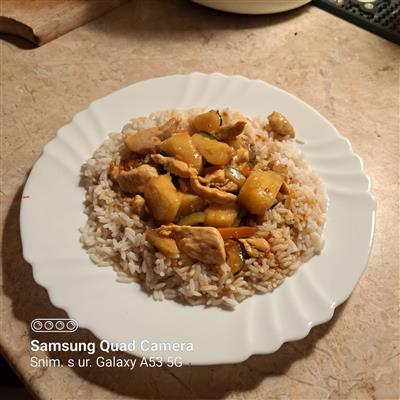 Slatko-ljuti wok (piletina i ananas)