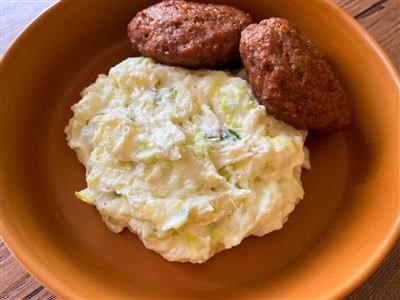 Salata s porilukom i krumpirom