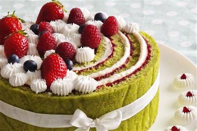 Smotana torta od malina i pistacija