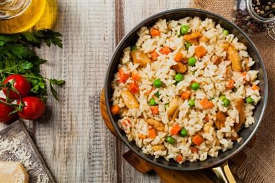 Rizi-bizi s mrkvom i piletinom