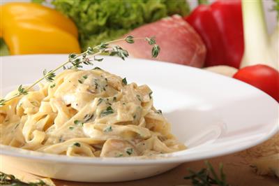 Tagliatelle s ricotta sirom i mljevenom puretinom