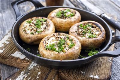 Gljive punjene feta sirom i začinima